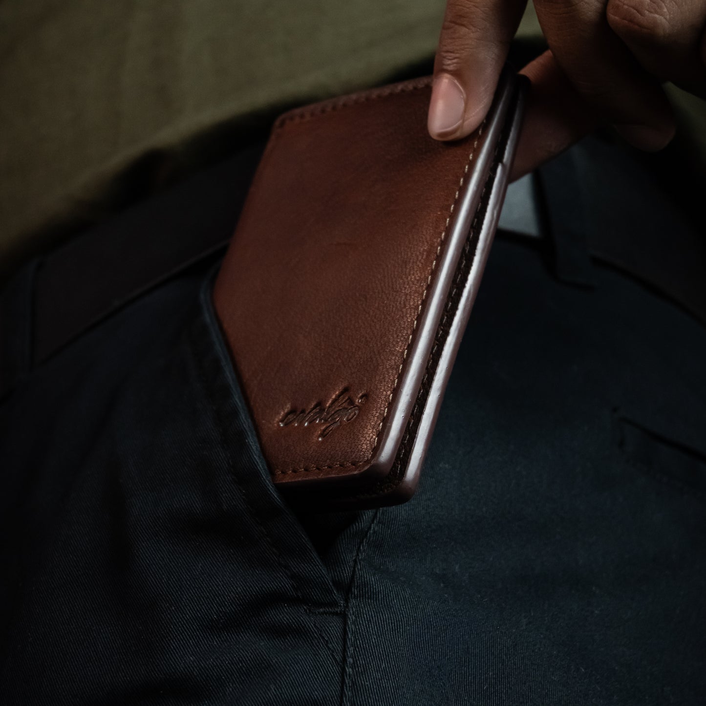 The evalgo® Snap — Full Grain Leather Slim Magnetic Wallet - RFID protected